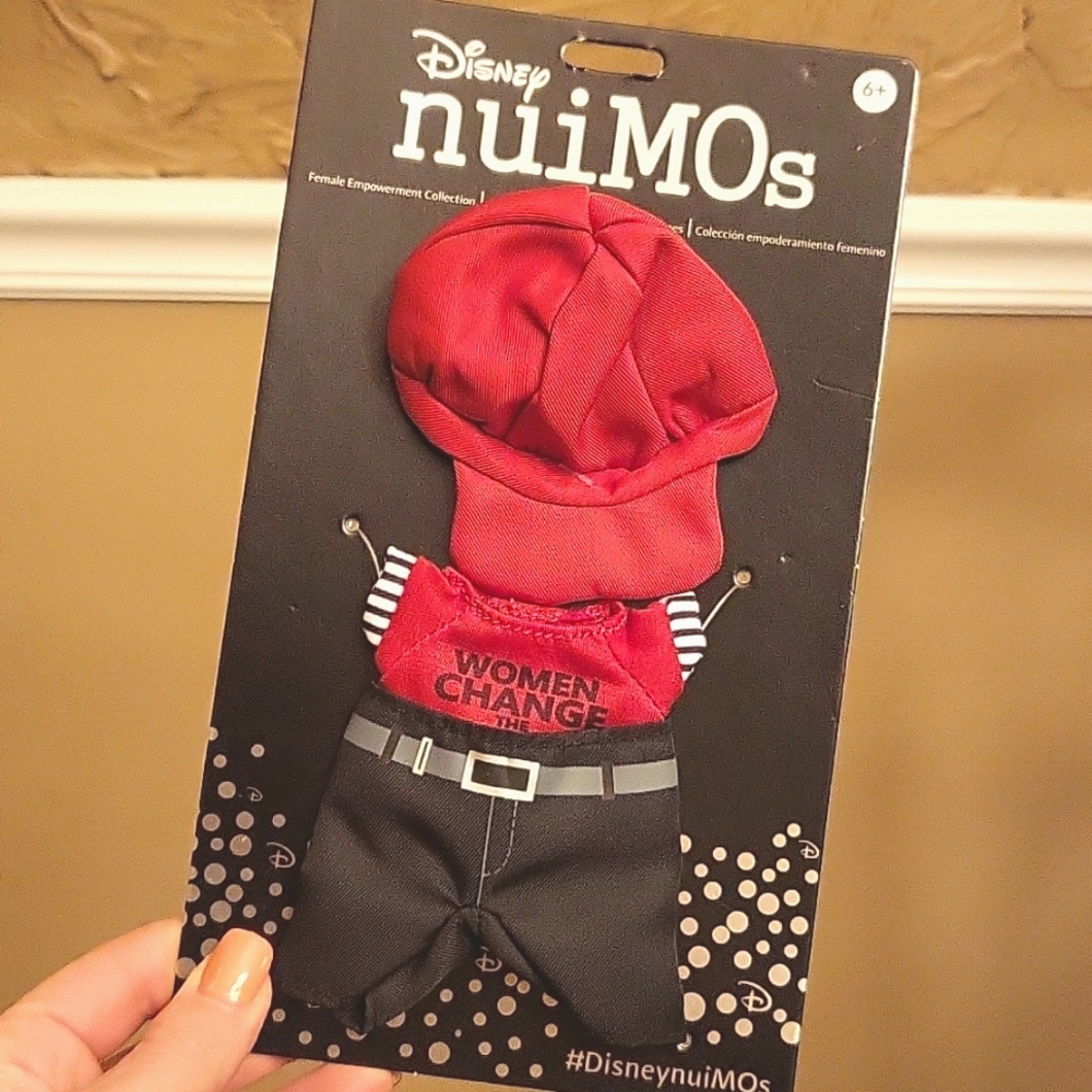 Disney Nuimos Outfit
